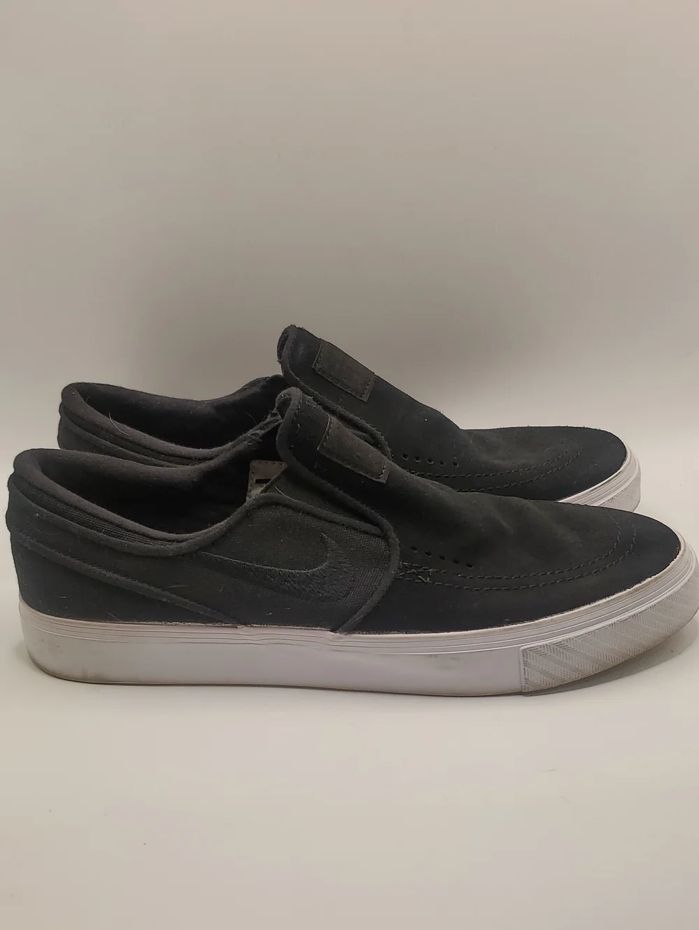 Nike Men’s Skateboarding Slip-On Low-Top Sneakers - Size 7